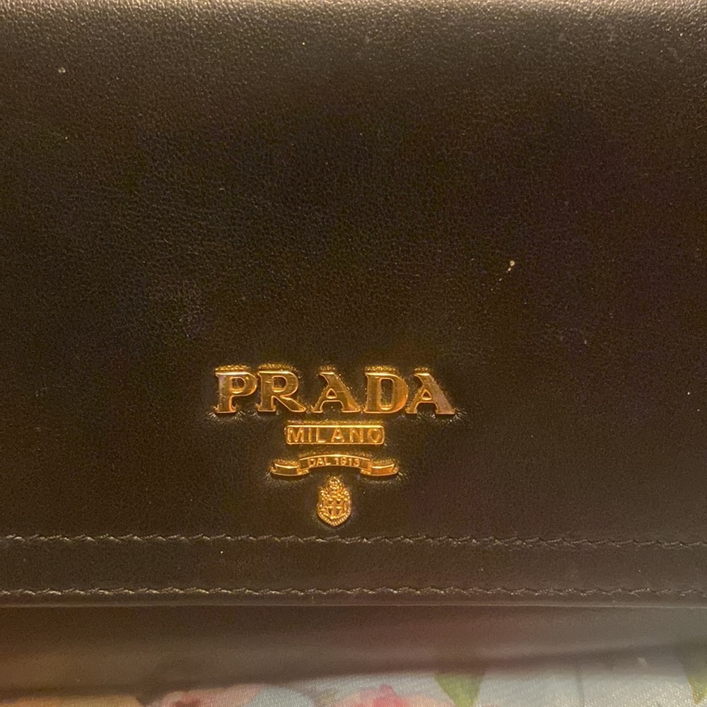 Elegant black Prada lamb skin leather wallet - Picture 5 of 11